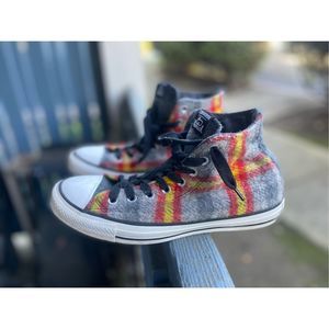 Converse Woolrich Women’s Hi-Top Sneakers Chuck Taylor All Star Wool Gray Red Sz